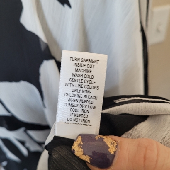 Laura Ashley Sheer black & white Floral Blouse - Picture 7 of 7